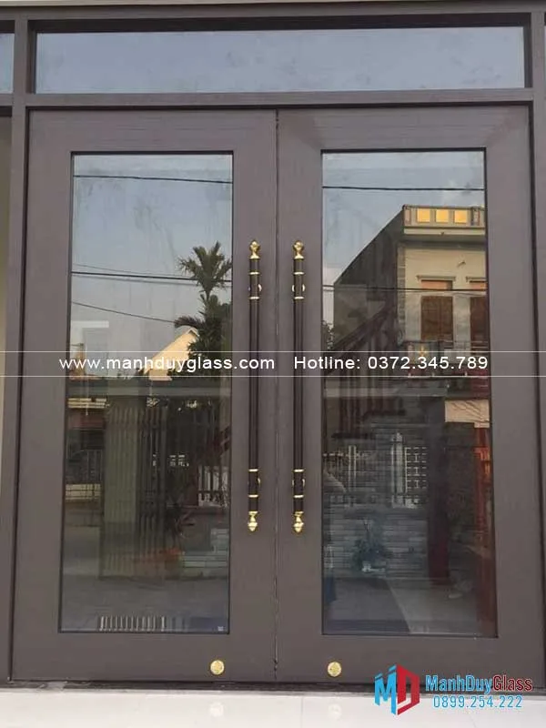 Cua-nhom-Dong-A-kinh-cuong-luc