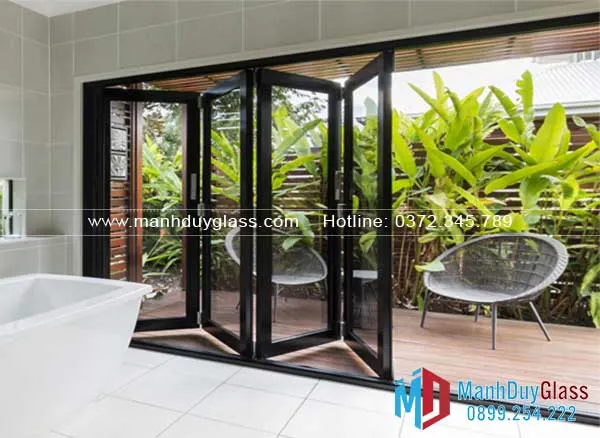 Cua-xep-gap-san-vuon-nhom-Kogen