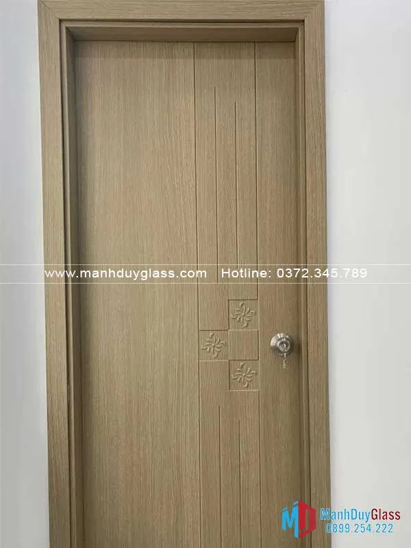 cua-nhom-nha-ve-sinh