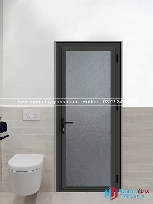 cua-nha-ve-sinh-kinh-cuong-luc-mo