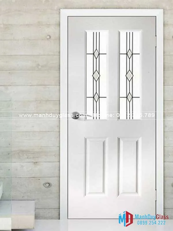 cua-nhom-nha-ve-sinh-mau-trang-nha