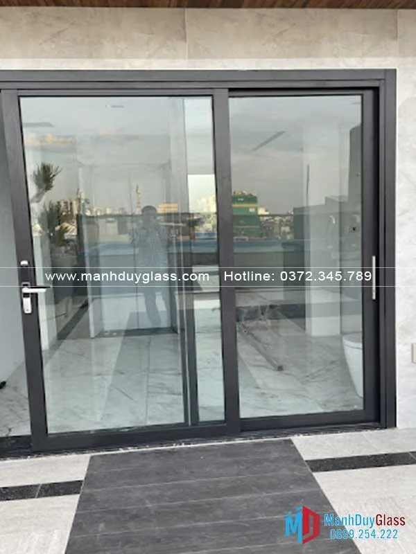 Cua-nhom-Roto-nhap-khau-Duc