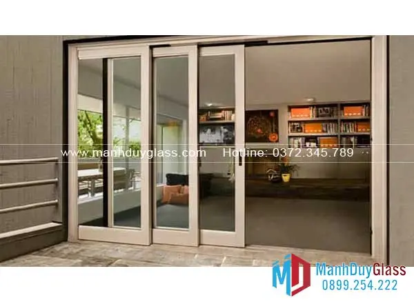 Cửa kính cường lực lùa tiết kiệm không gian