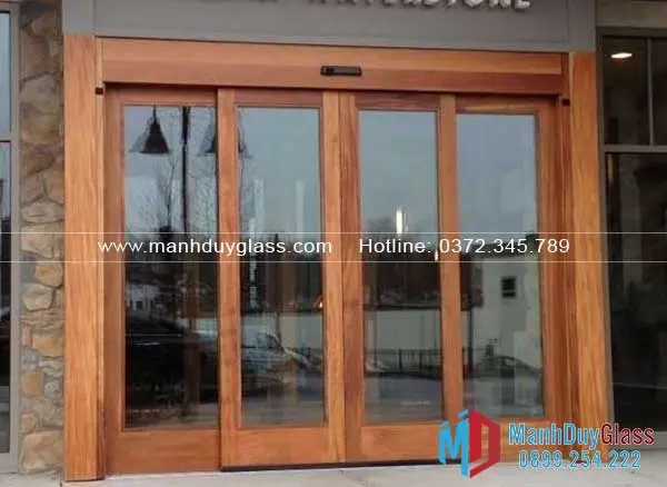 Cửa kính lùa khung gỗ