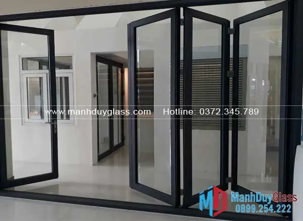  Cửa mở xếp nhôm Xingfa