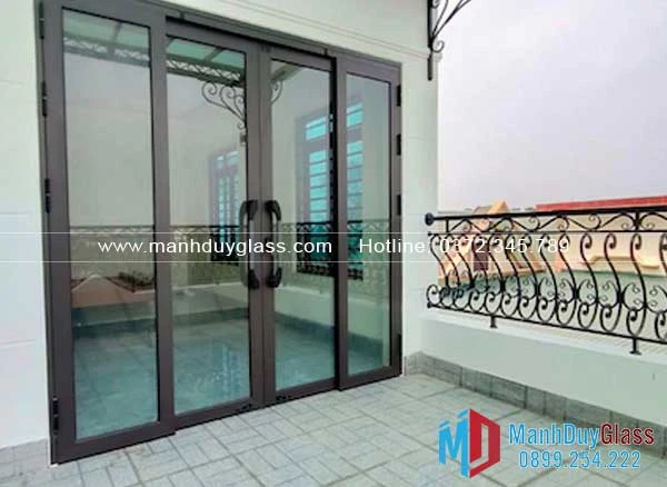  Cửa nhôm kính ban công chất lượng