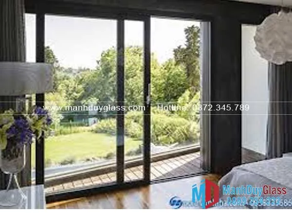 Quy trình sản xuất tiên tiến của cửa nhôm Romadio đảm bảo chất lượng.