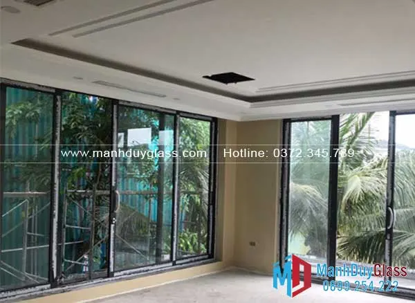 cua-nhom-viralwindow-khach-san-nha-hang