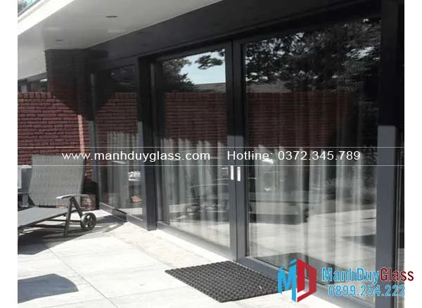 Cửa nhôm Xingfa màu đen 3 cánh