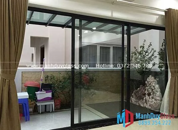 Cửa nhôm Xingfa màu đen cho khách sạn