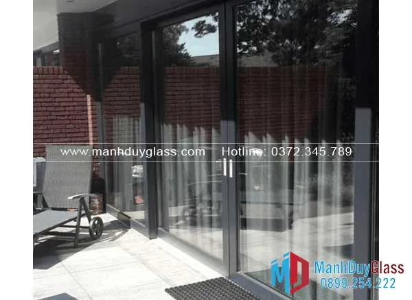 Cửa nhôm Xingfa màu đen cho nhà ở