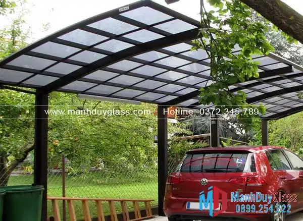 Mái che giếng trời bằng Polycarbonate trong suốt.