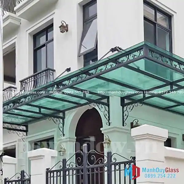 Mái kính màu xanh đen hiện đại