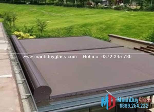 Mái nhôm cuốn che nắng bảo vệ mái kính sắt nghệ thuật