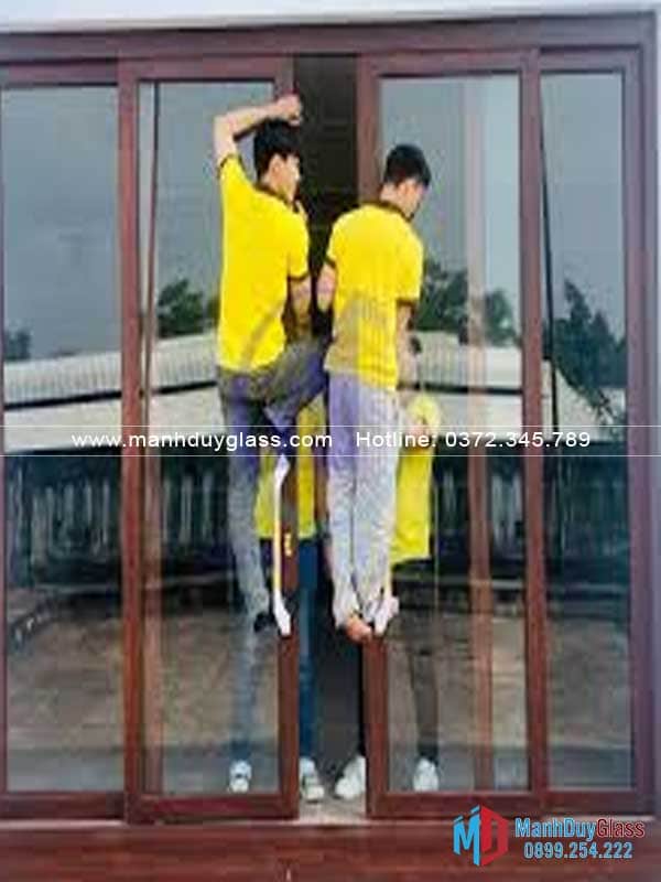 ạnh Duy Glass thi công cửa nhôm QueenVie