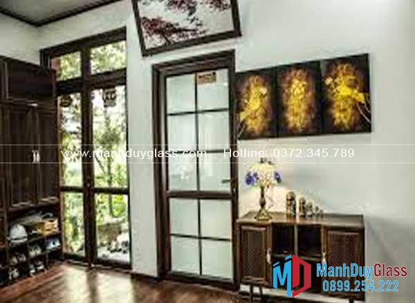 Cửa nhôm QueenViet trong căn hộ hiện đại