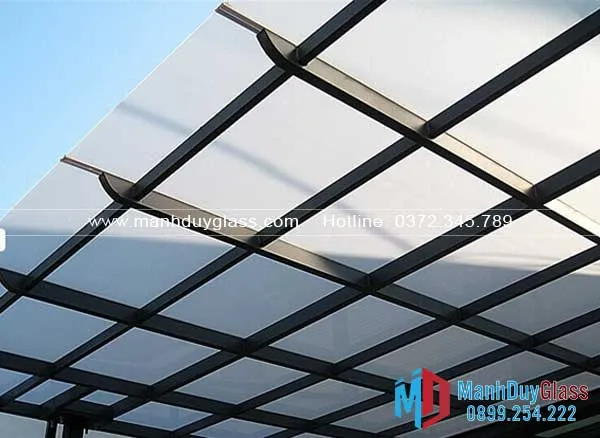 Tấm Polycarbonate trắng đục 
