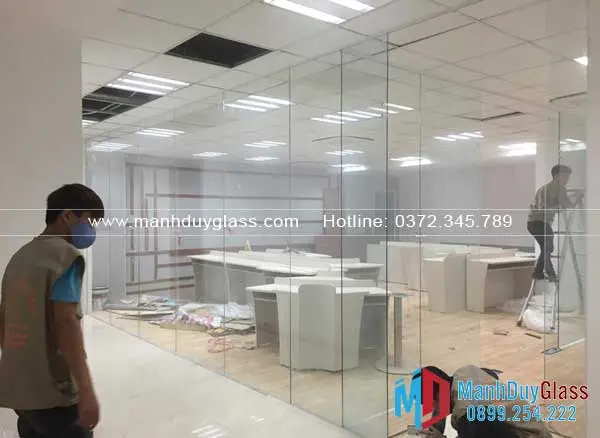  Thi công cửa kính cường lực