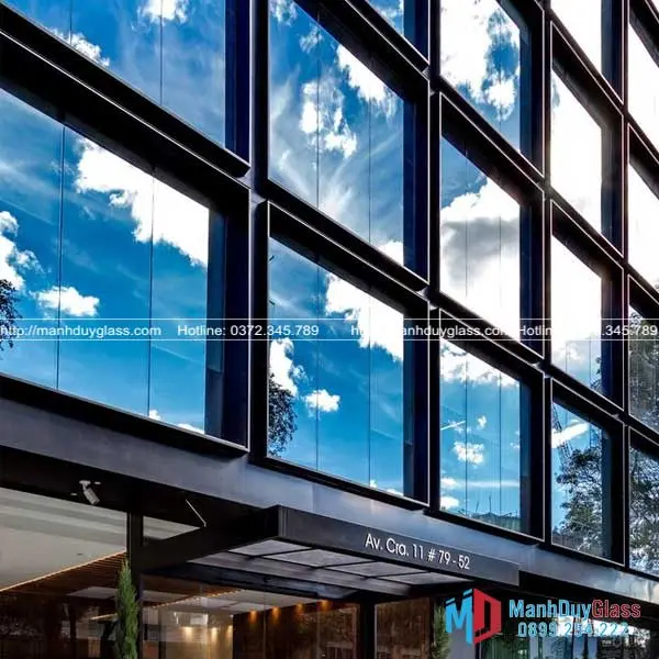 Vách kính mặt dựng khách sạn
