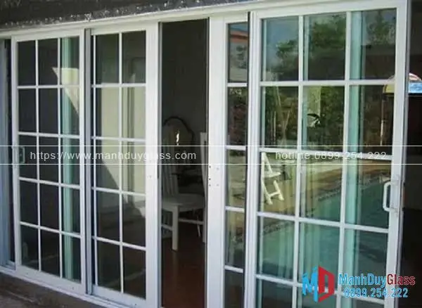 Cửa nhôm kính màu trắng sang trọng, tinh tế