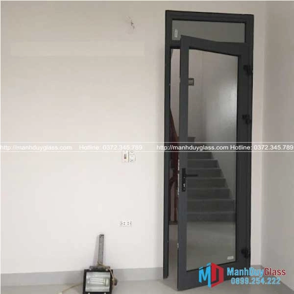 Cửa đi nhôm Xingfa mở quay 1 cánh