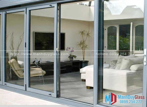Cửa nhôm EBM hiện đại trong phòng khách