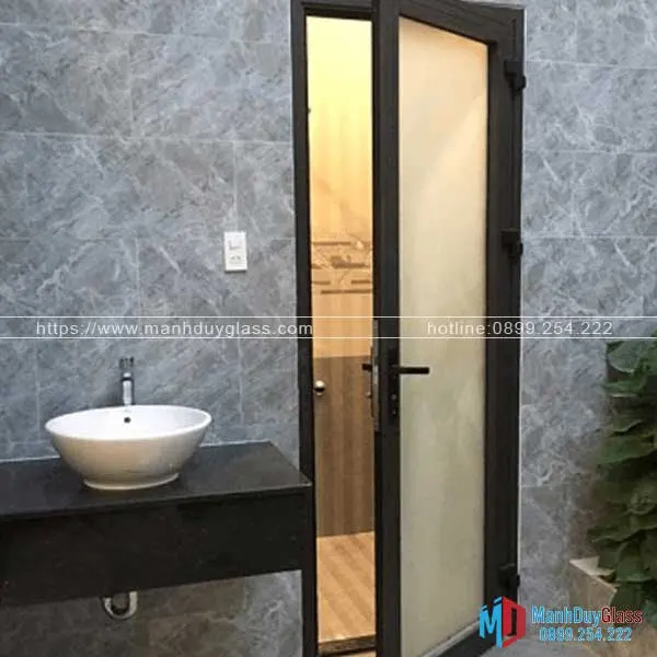 Cửa nhôm phòng tắm hiện đại
