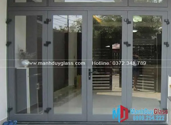 Cửa nhôm Xingfa màu xám ghi cho văn phòng