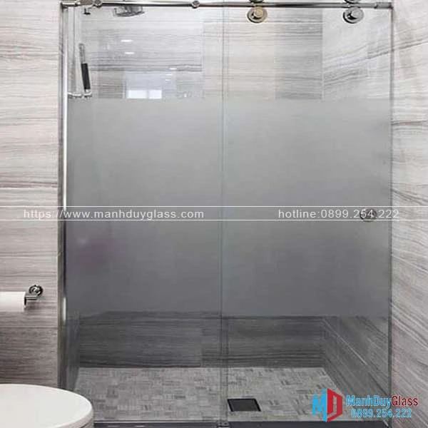 Lắp đặt vách kính nhà tắm mờ