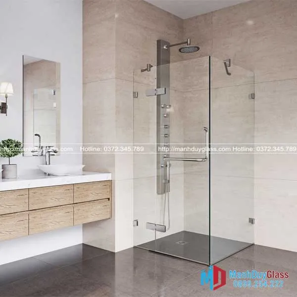 Phòng tắm với vách kính không cửa