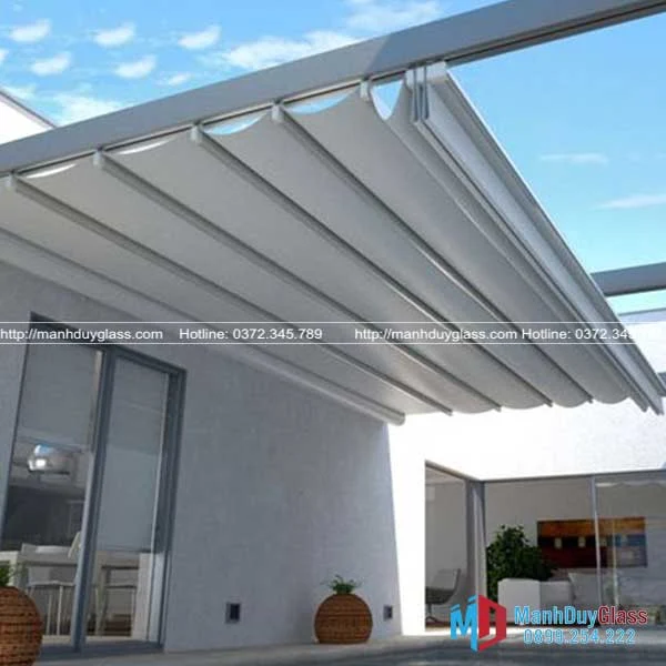 Rèm tự động che mái kính