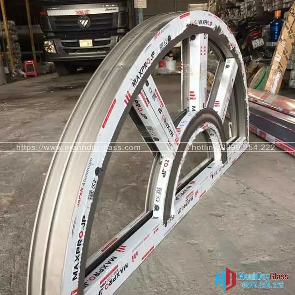 Thi công cửa nhôm Xingfa uốn vòm