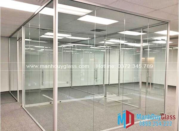 Vách ngăn kính cường lực