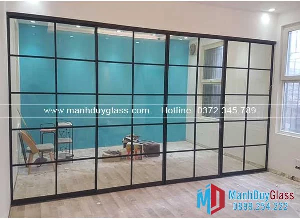Vách ngăn kính dạng ô vuông