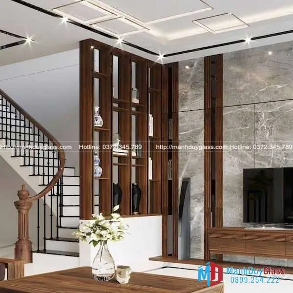 Vách ngăn kính phối gỗ tự nhiên