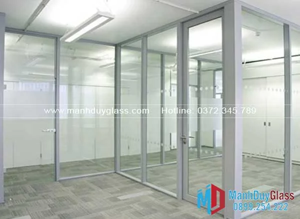 Vách ngăn nhôm kính hệ 700 tại phòng khách