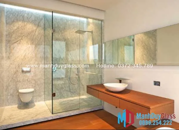 Vệ sinh vách kính nhà tắm