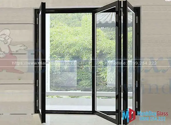 Cửa ban công thoáng mát 