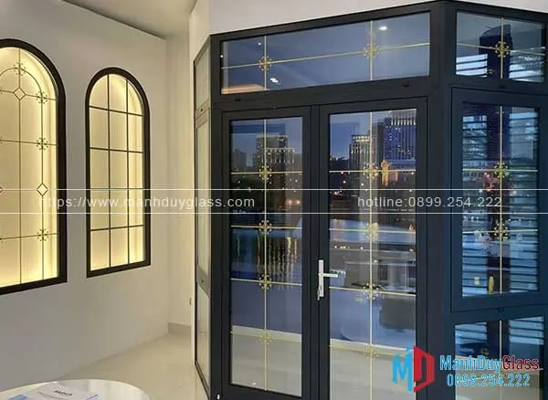 Cửa nhôm kính phong cách cổ điển