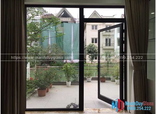 Cửa nhôm kính mở quay