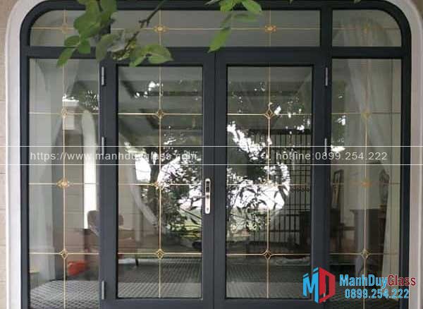 Cửa nhôm kính nhà phố