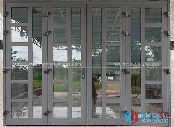 Cửa nhôm Xingfa màu đen và xám