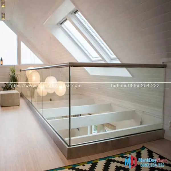 Lan can kính không trụ