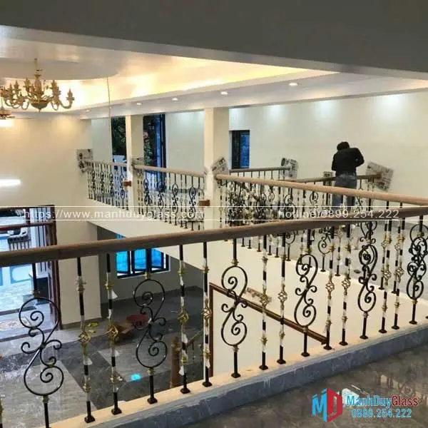 Thi công cầu thang sắt mỹ thuật tại công trình