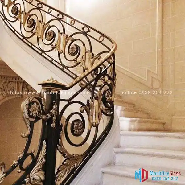 Cầu thang sắt mỹ thuật cho trung tâm tiệc cưới