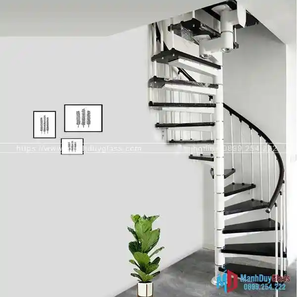 Cầu thang xoắn ốc tiết kiệm không gian