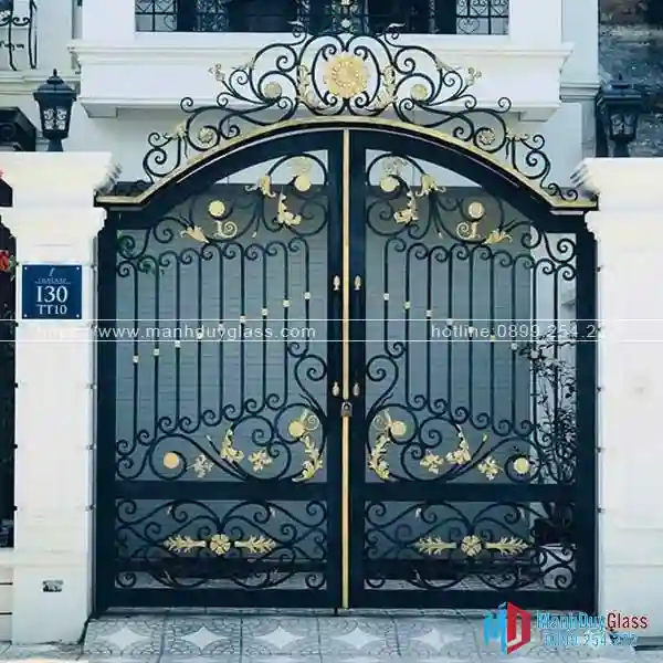Mẫu cổng sắt nghệ thuật Mạnh Duy Glass.