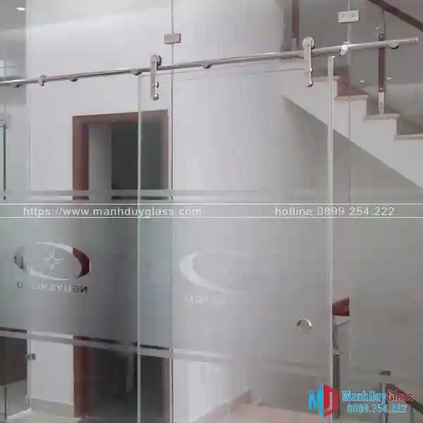 Cửa kính cường lực với độ an toàn cao