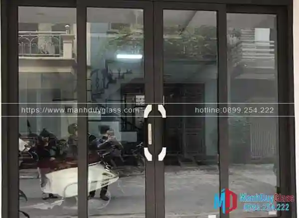 Cửa kính cường lực cho nhà hiện đại