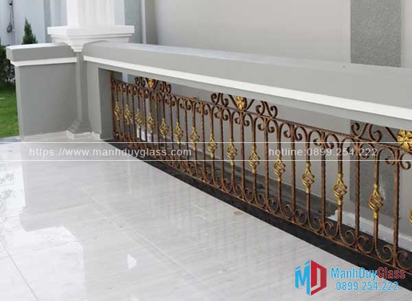 Mẫu lan can ban công sắt nghệ thuật mỹ nghệ